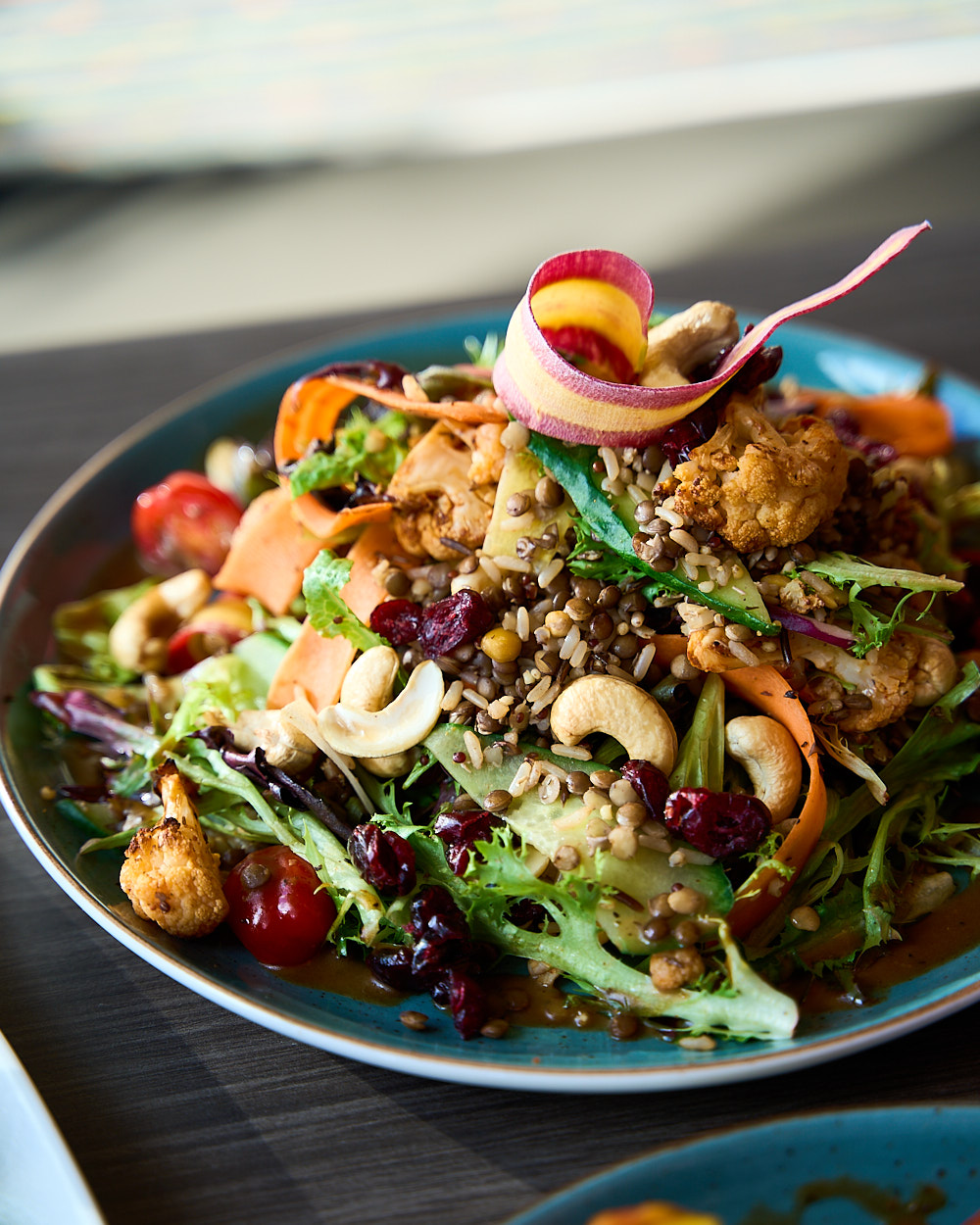 White Spot's new concept R + D Kitchen opens at The Amazing Brentwood